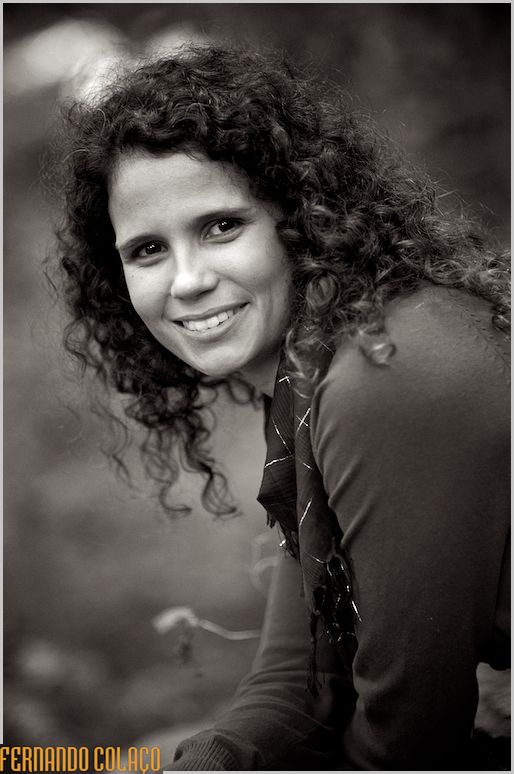 Retrato da noiva em sessão de pré-casamento na Peninha em Sintra.