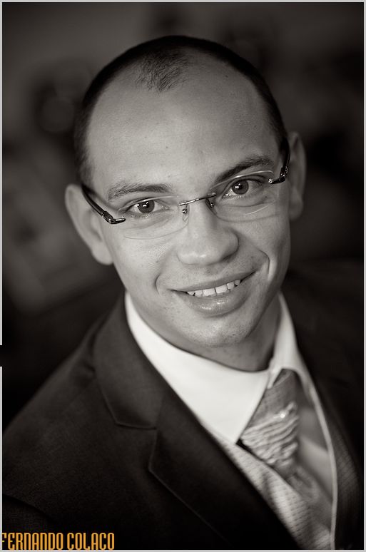 Black and white portrait of the groom, after ready.